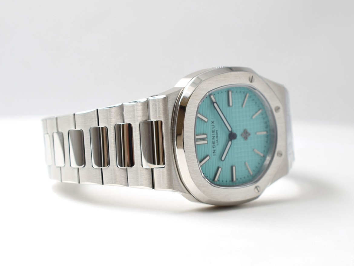 Turquoise Dial Limited 99pz