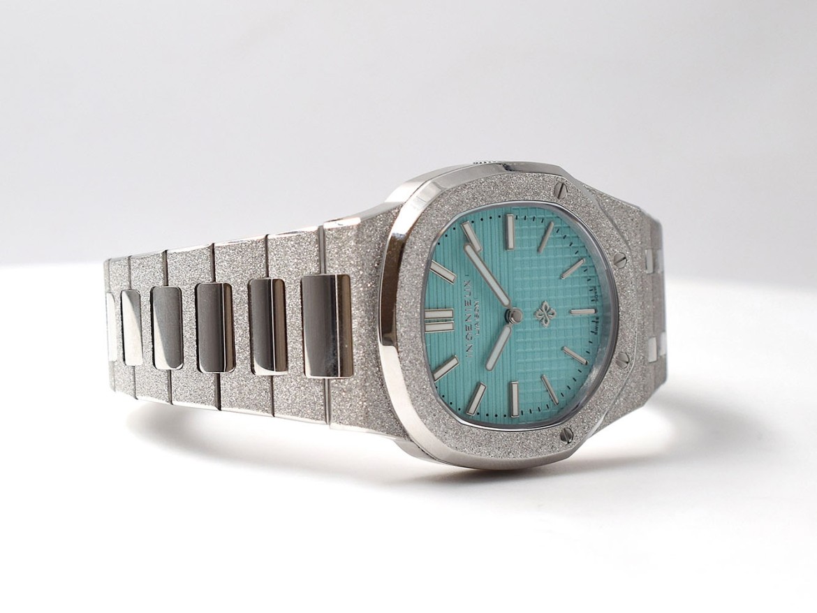 FROST GUILLOCHÉ TURQUOISE DIAL
