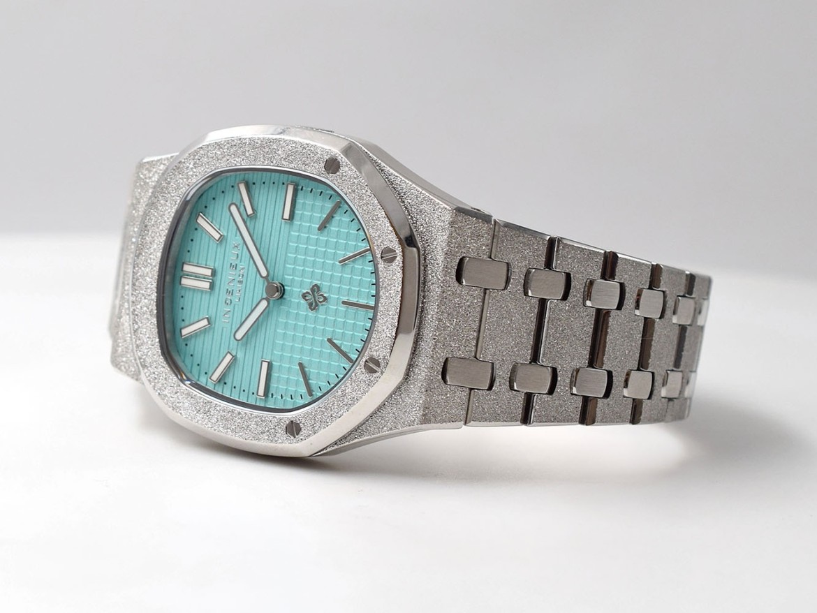 FROST GUILLOCHÉ TURQUOISE DIAL