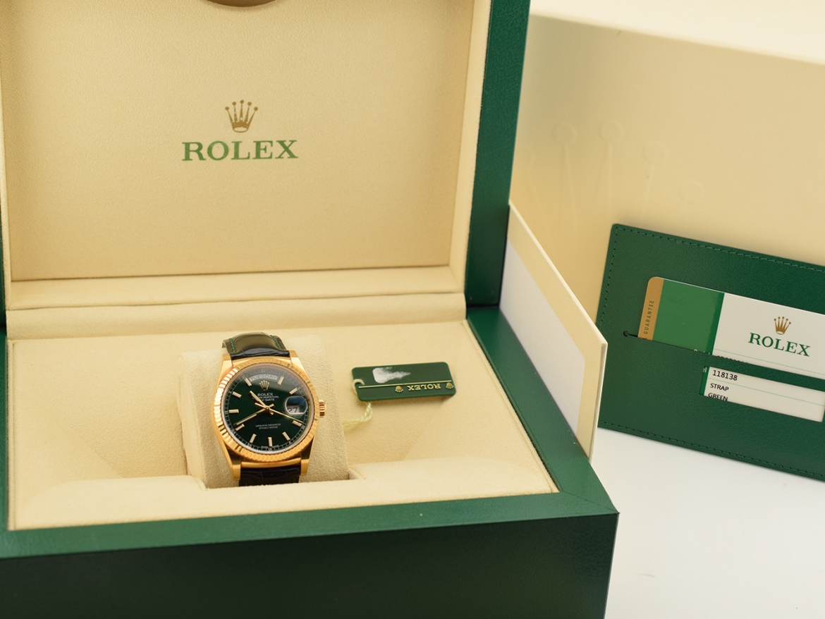 118138 Green Dial 36MM - Like New 2015
