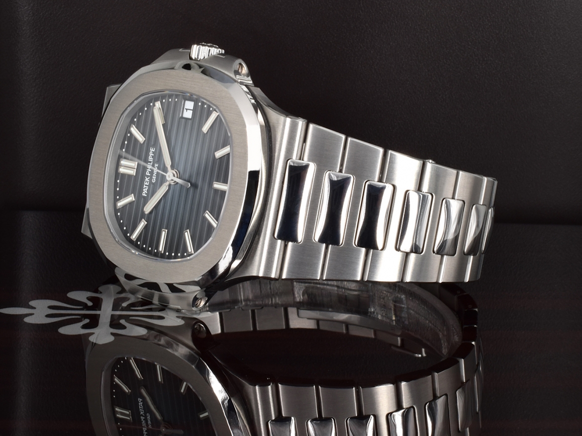 5711/1A-010 - Like new Full set  2019 Ita