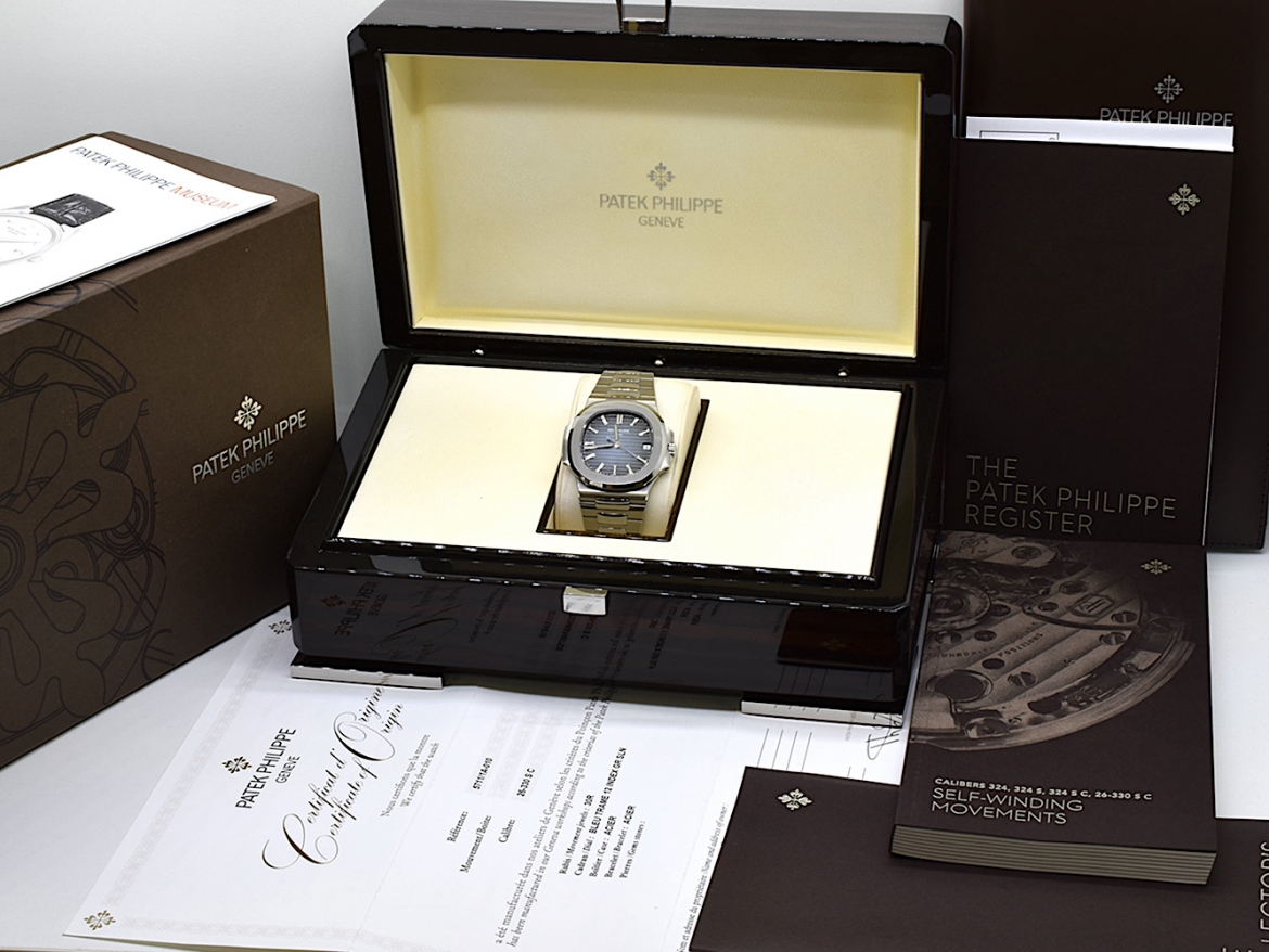 5711/1A-010 - Like new Full set  2019 Ita