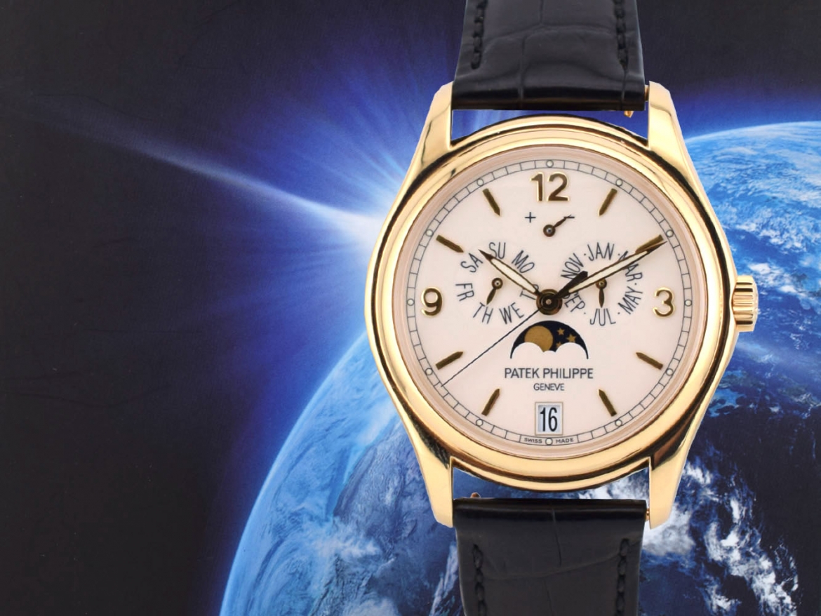 annual calendar yellow gold  full set - like new