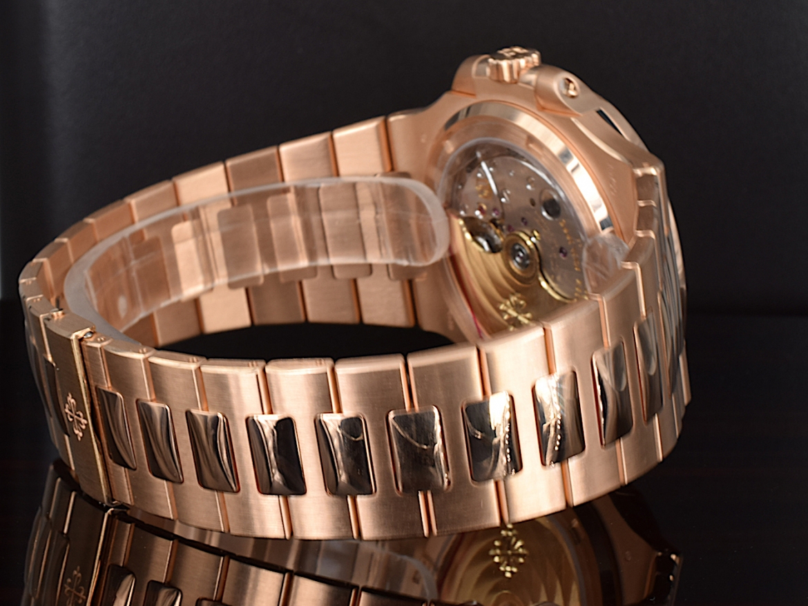 5711/1R-001 Cal. 26-330 Sc Rose gold