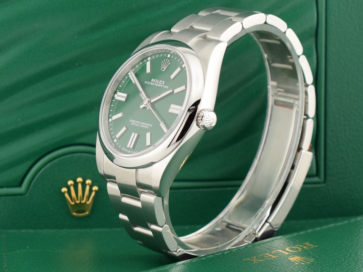 41mm ref. 124300 Green Dial New Stickers