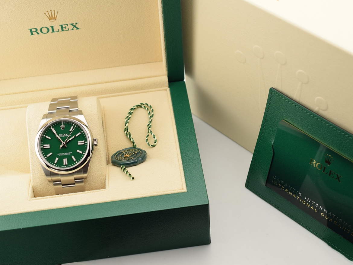 41mm ref. 124300 Green Dial New Stickers