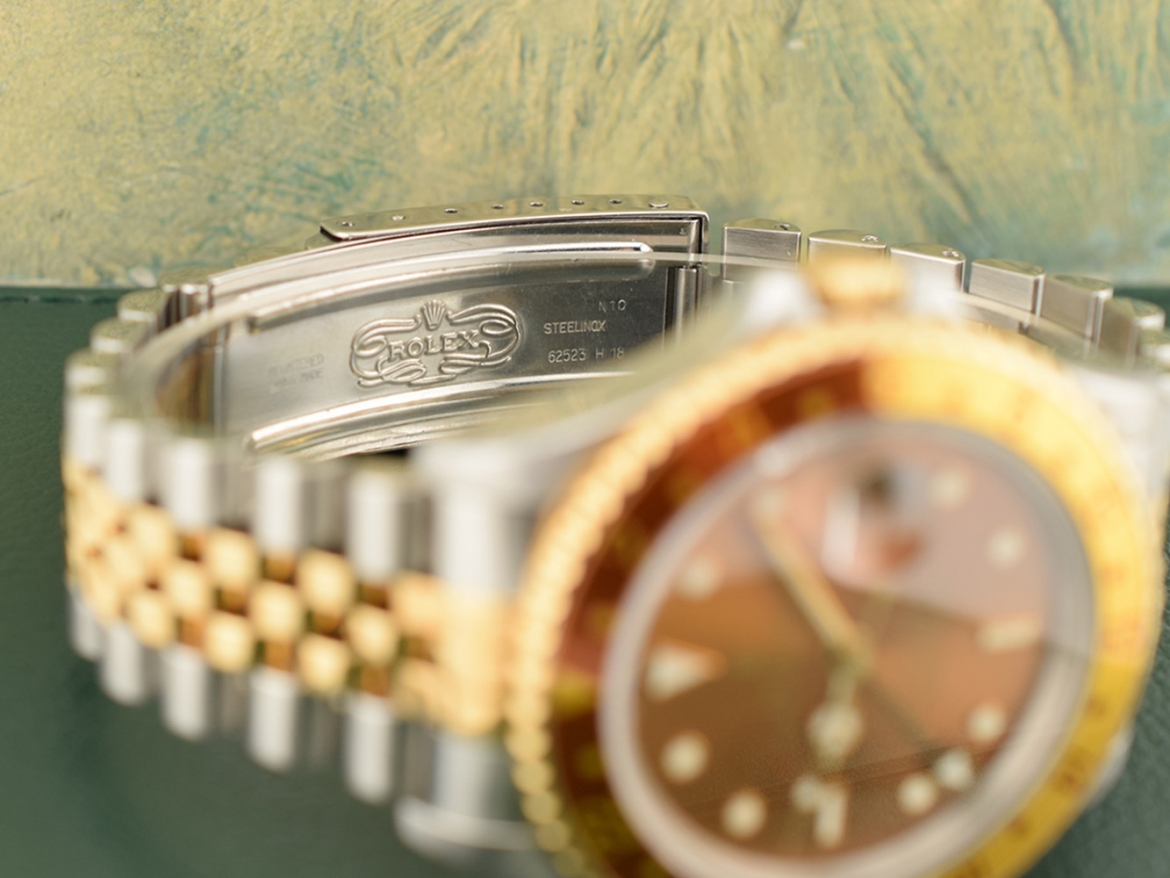 16713 Tiger Eye - Full set  Like New