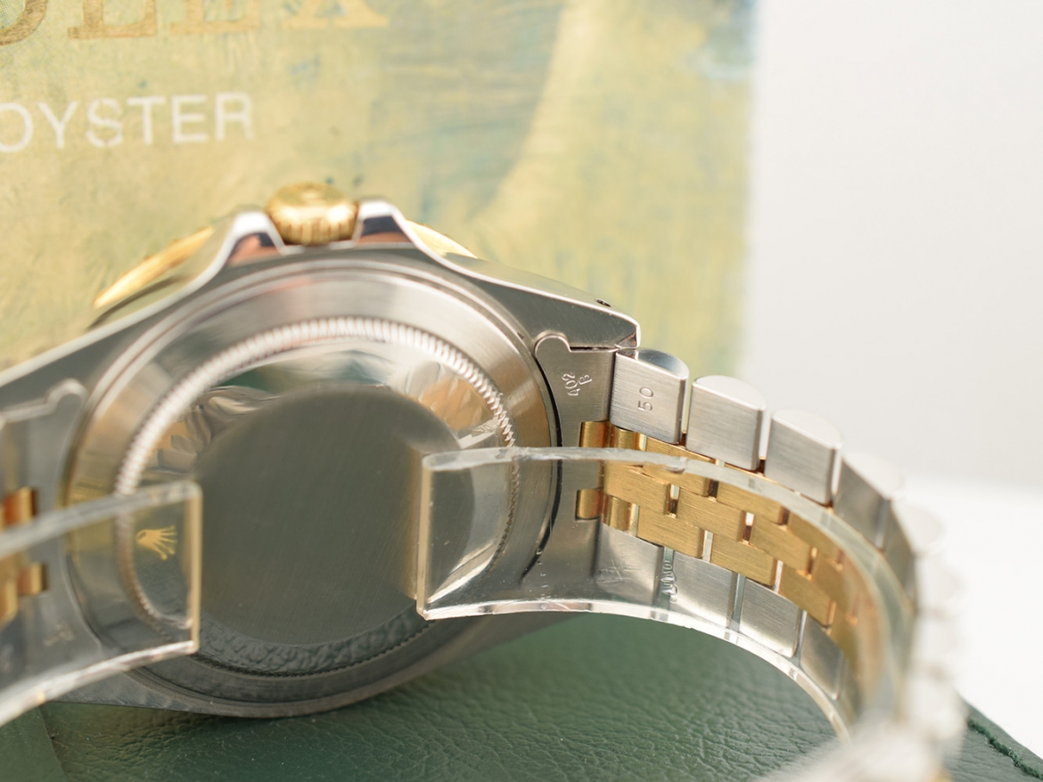 16713 Tiger Eye - Full set  Like New