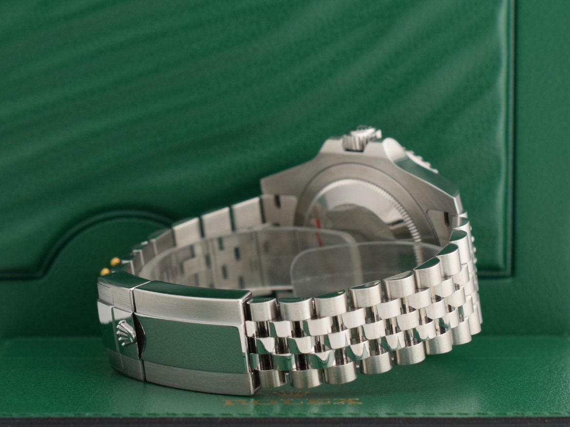 126710BLNR - Like new 2019