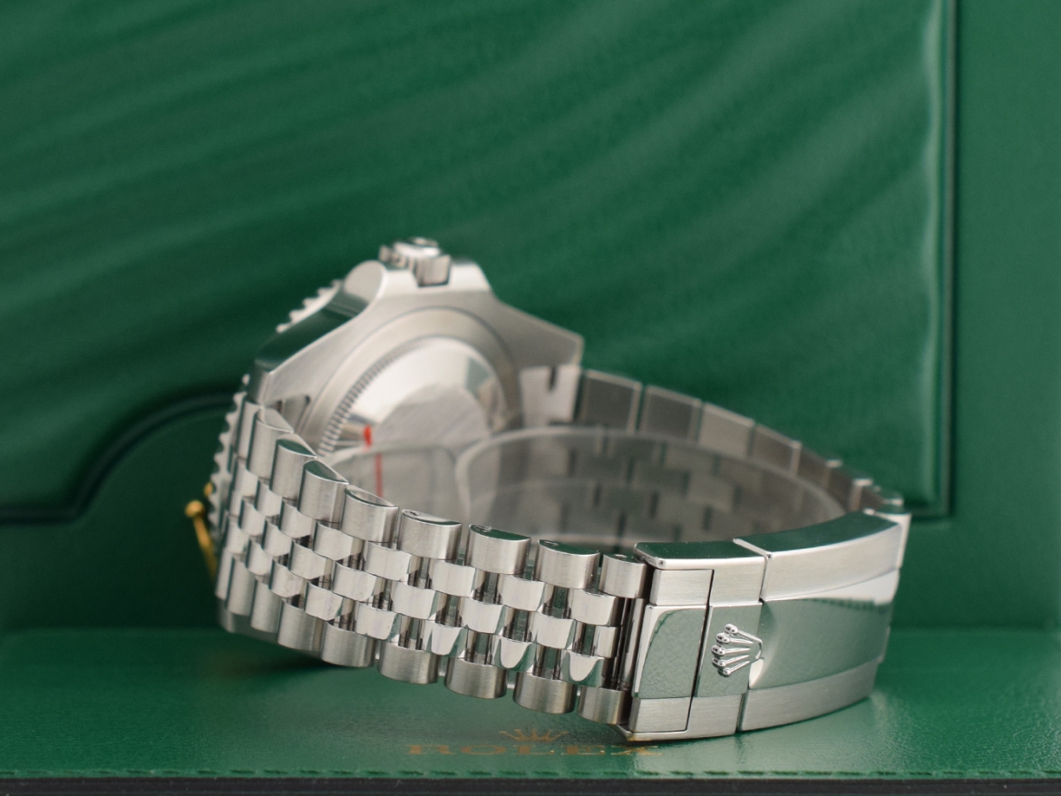 126710BLNR - Like new 2019