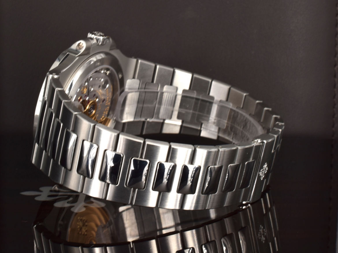 5711/1A-014  Green Dial  2021