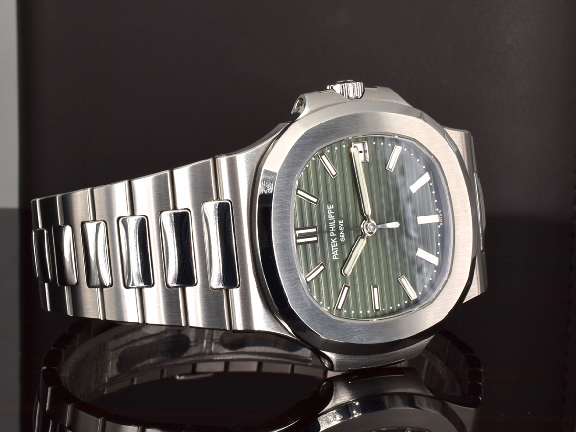 5711/1A-014  Green Dial  2021