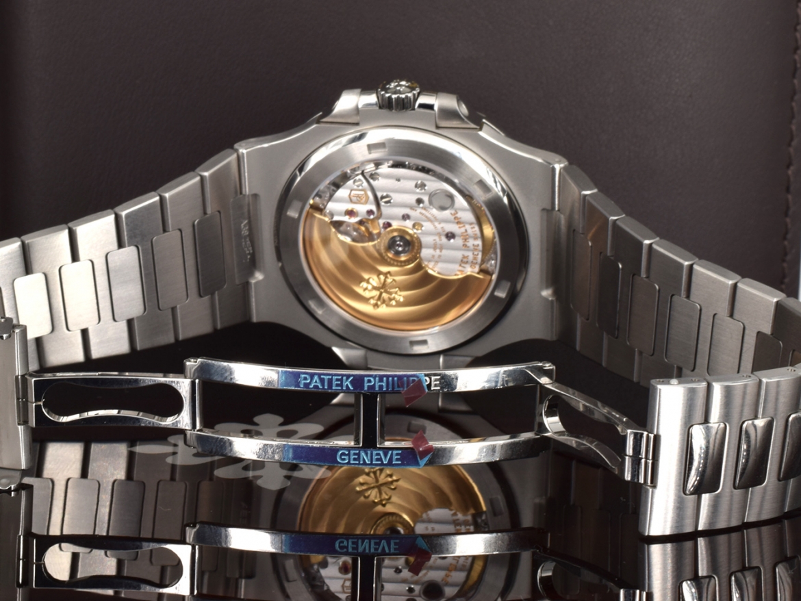 5711/1A-014  Green Dial  2021