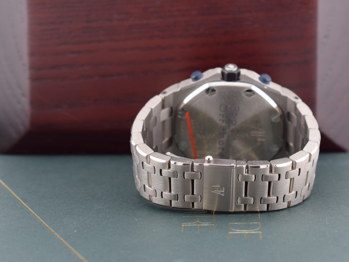 Chronograph Like new Extract