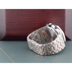 Chronograph Like new Extract