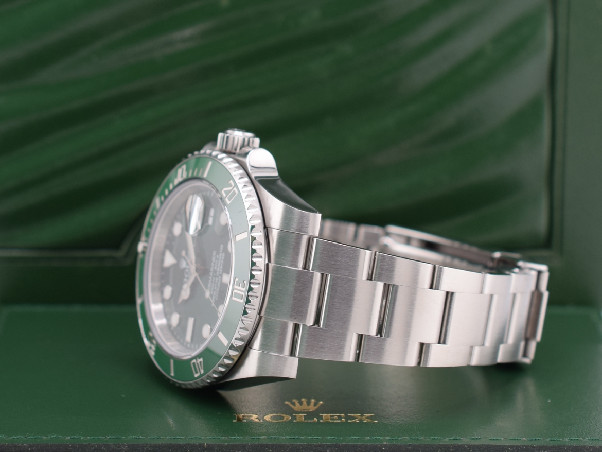 116610LV -  Like New Full Set 2011