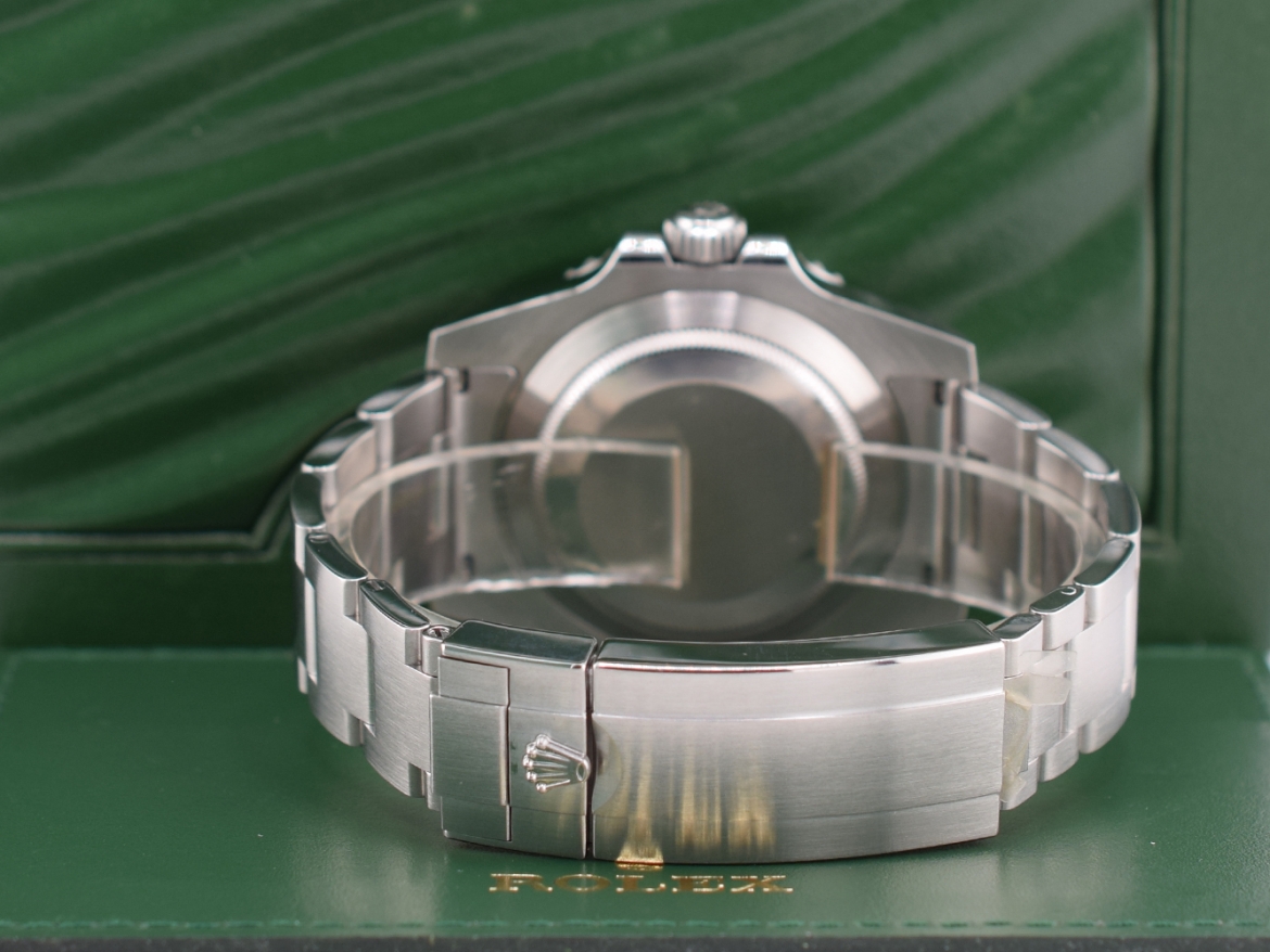 116610LV -  Like New Full Set 2011