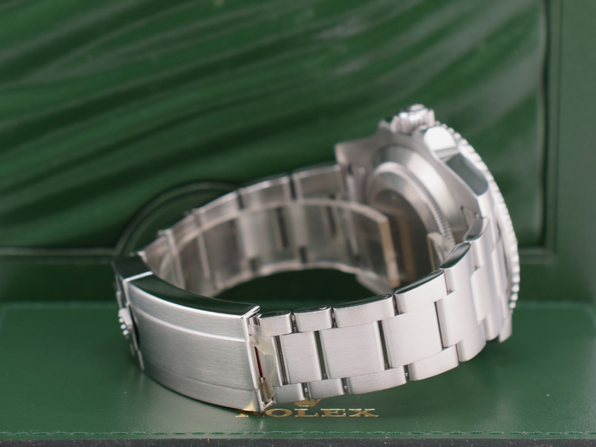 116610LV -  Like New Full Set 2011