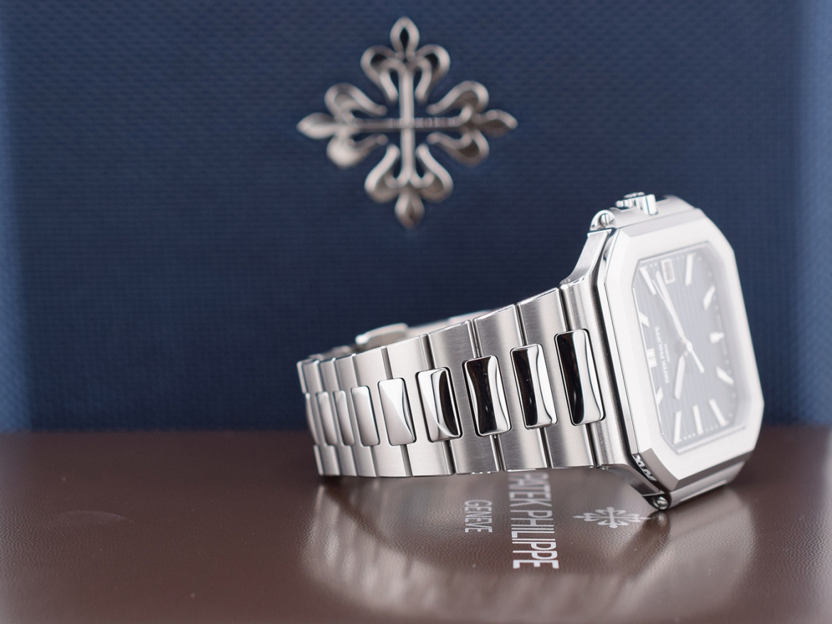 5821/1A Cubitus Green dial new 2025