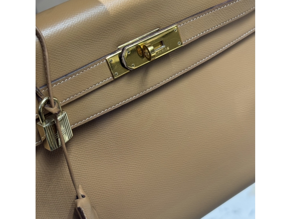 Hermès Kelly 32 Beige