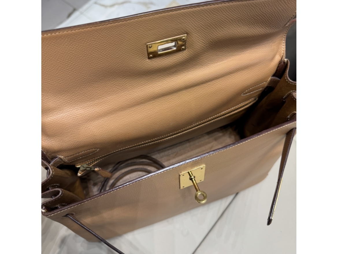 Hermès Kelly 32 Beige