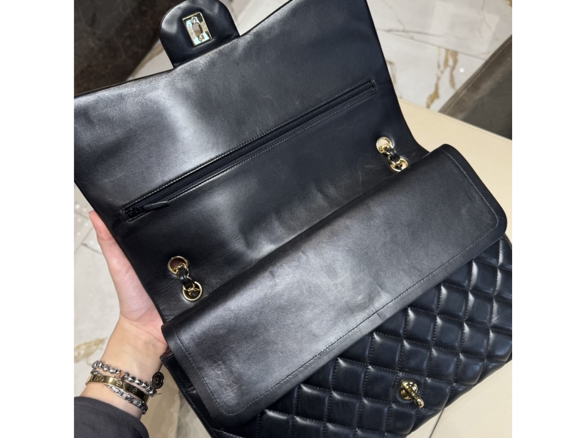 Chanel Maxi Jumbo Nero