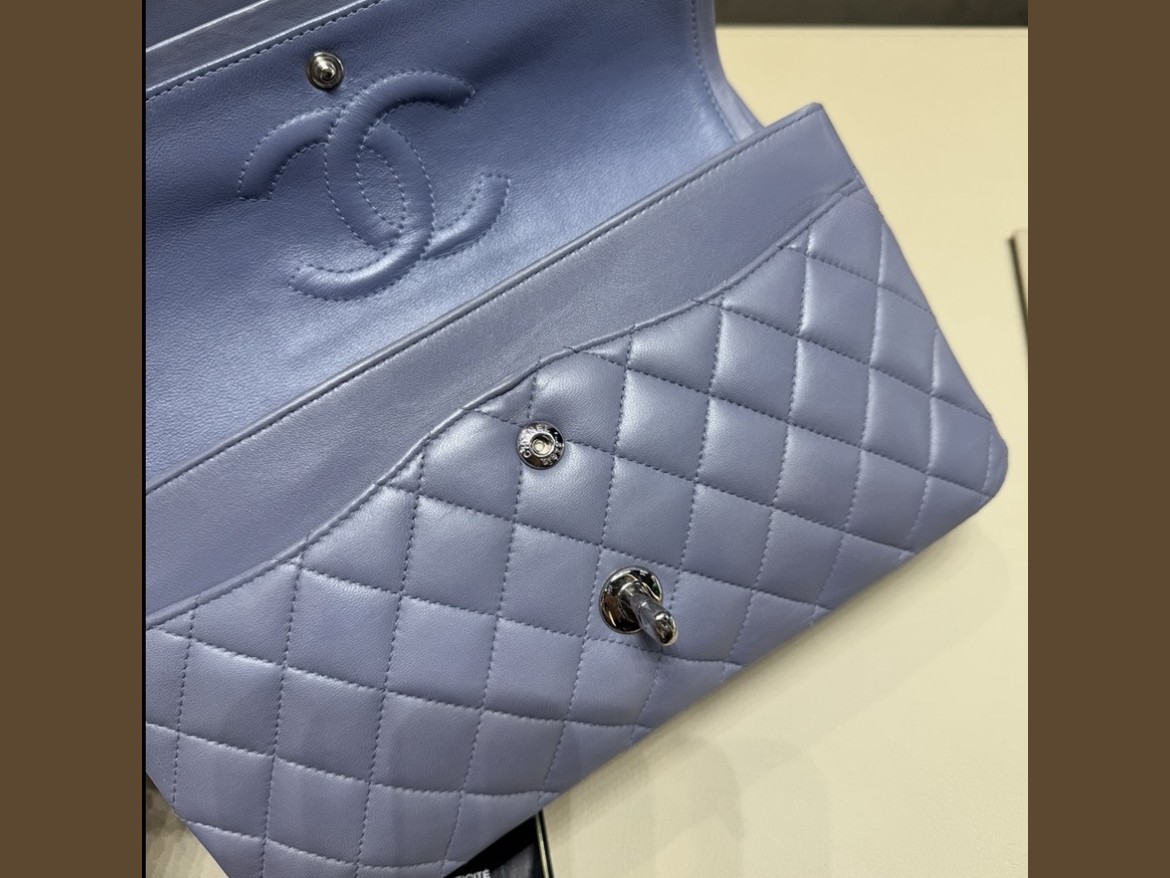 Chanel Timeless Media Glicine