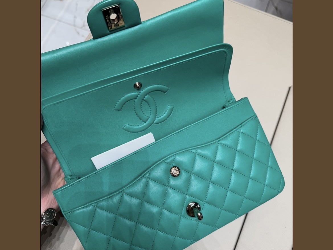 Chanel Timeless Media Verde