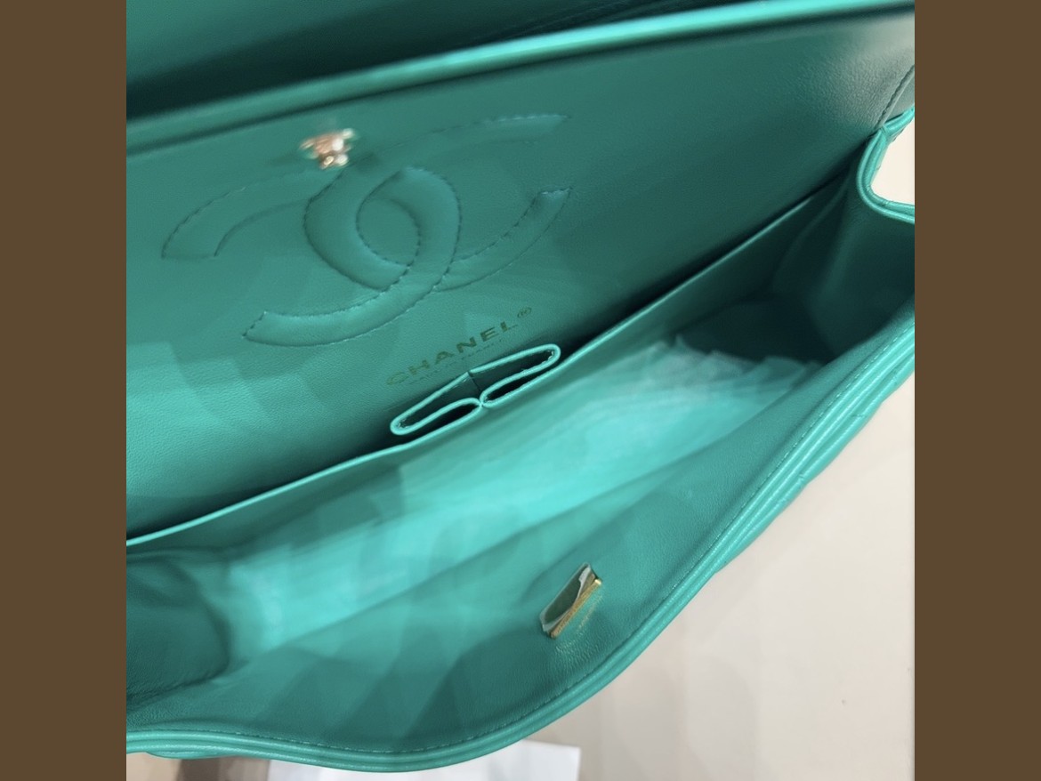 Chanel Timeless Media Verde