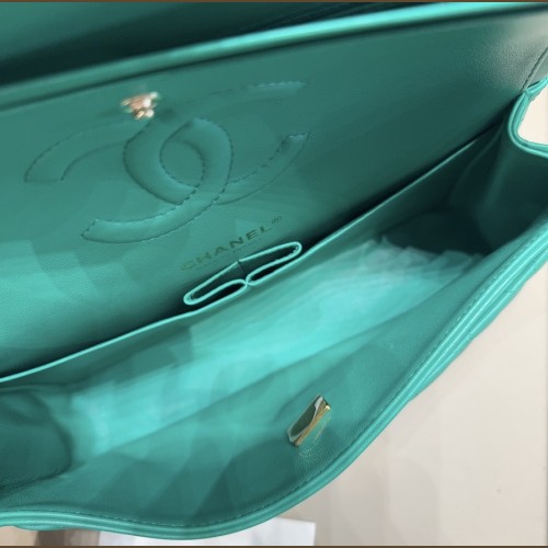 Chanel Timeless Media Verde