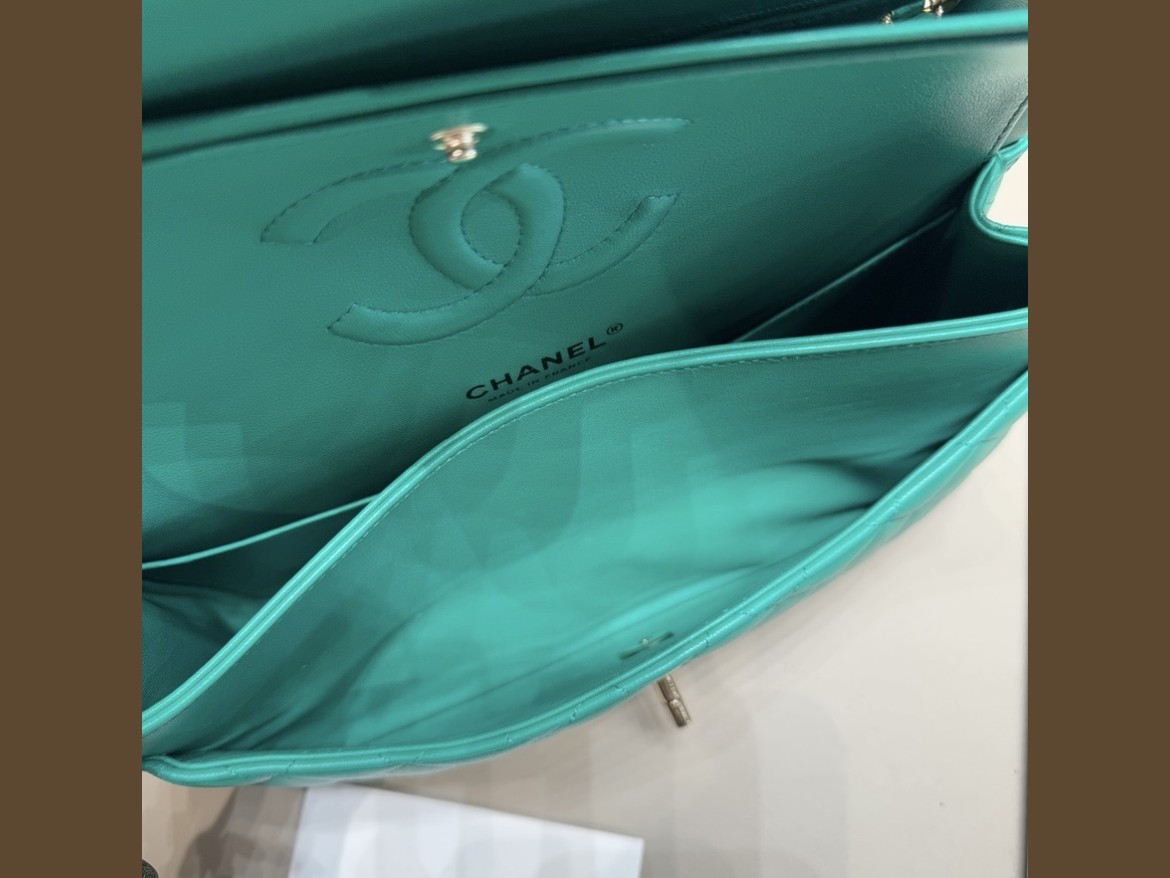 Chanel Timeless Media Verde