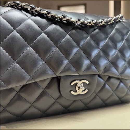 Chanel Jumbo Nero