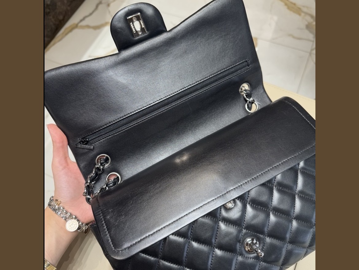 Chanel Jumbo Nero