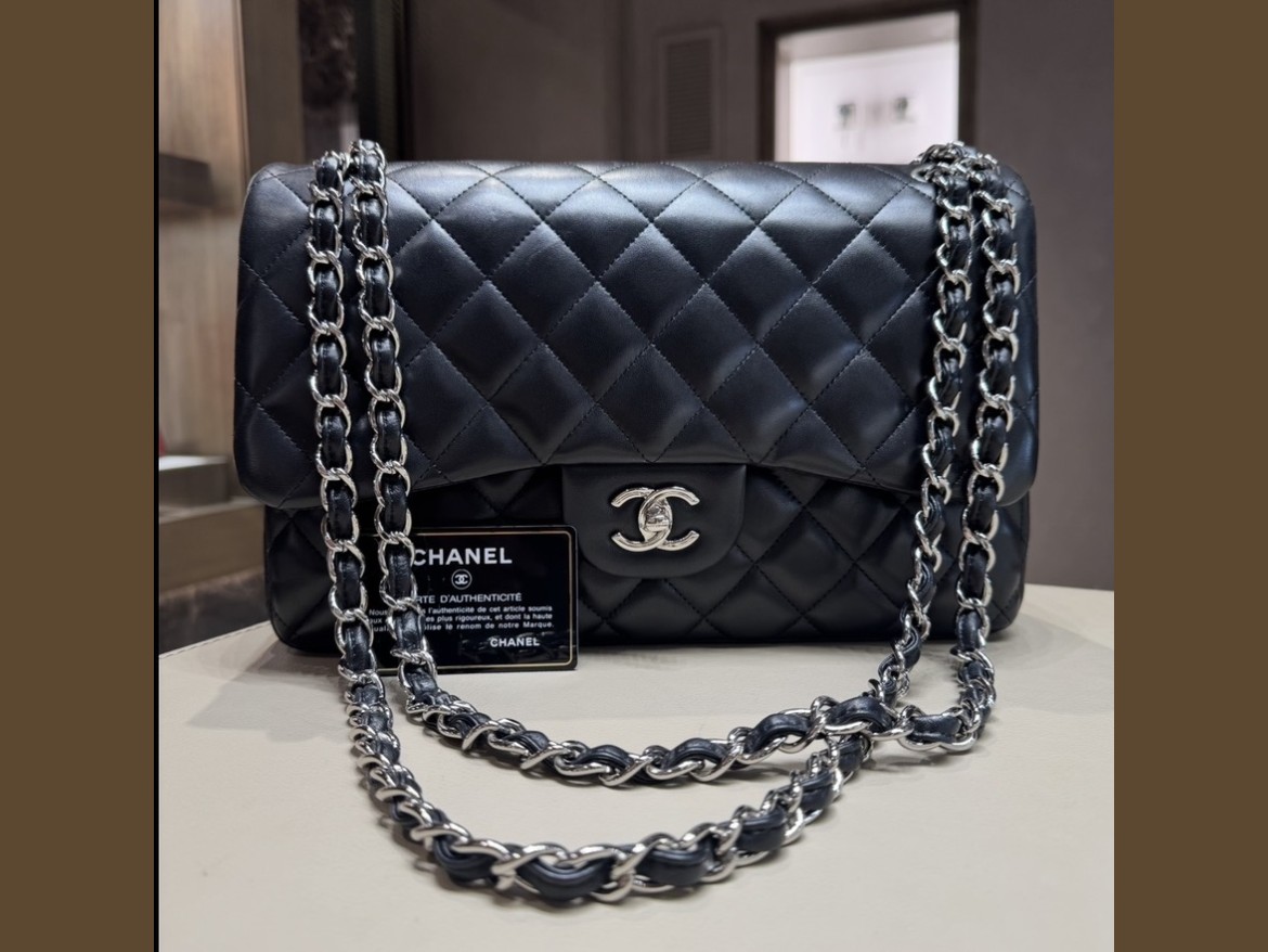 Chanel Jumbo Nero