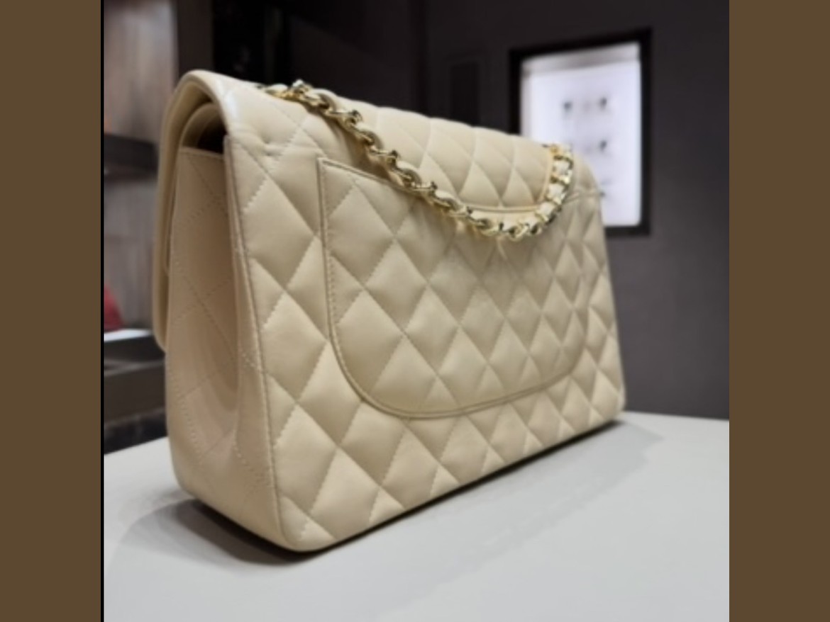 Chanel Jumbo Crema