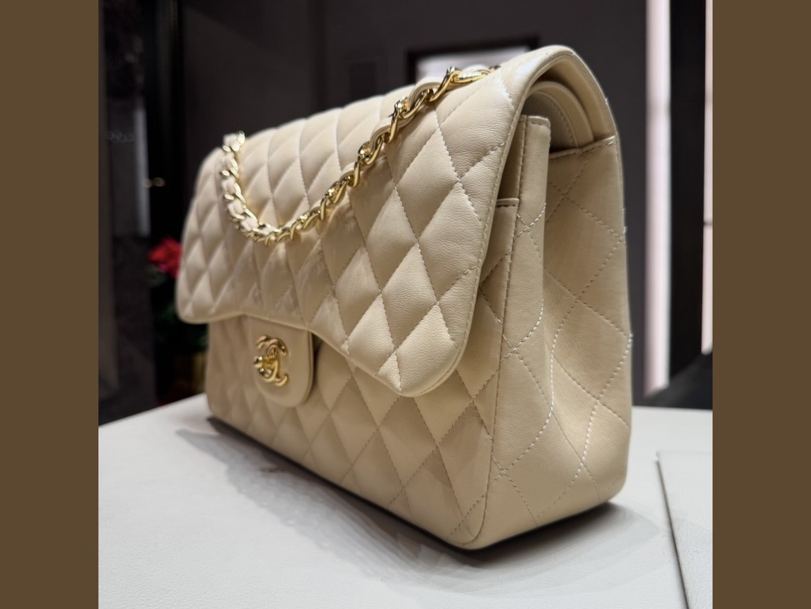 Chanel Jumbo Crema