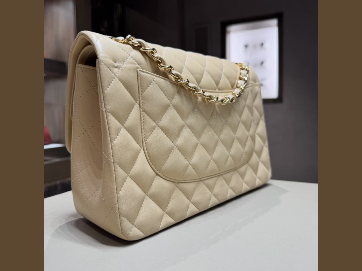 Chanel Jumbo Crema