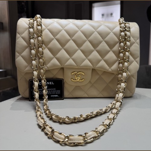 Chanel Jumbo Crema