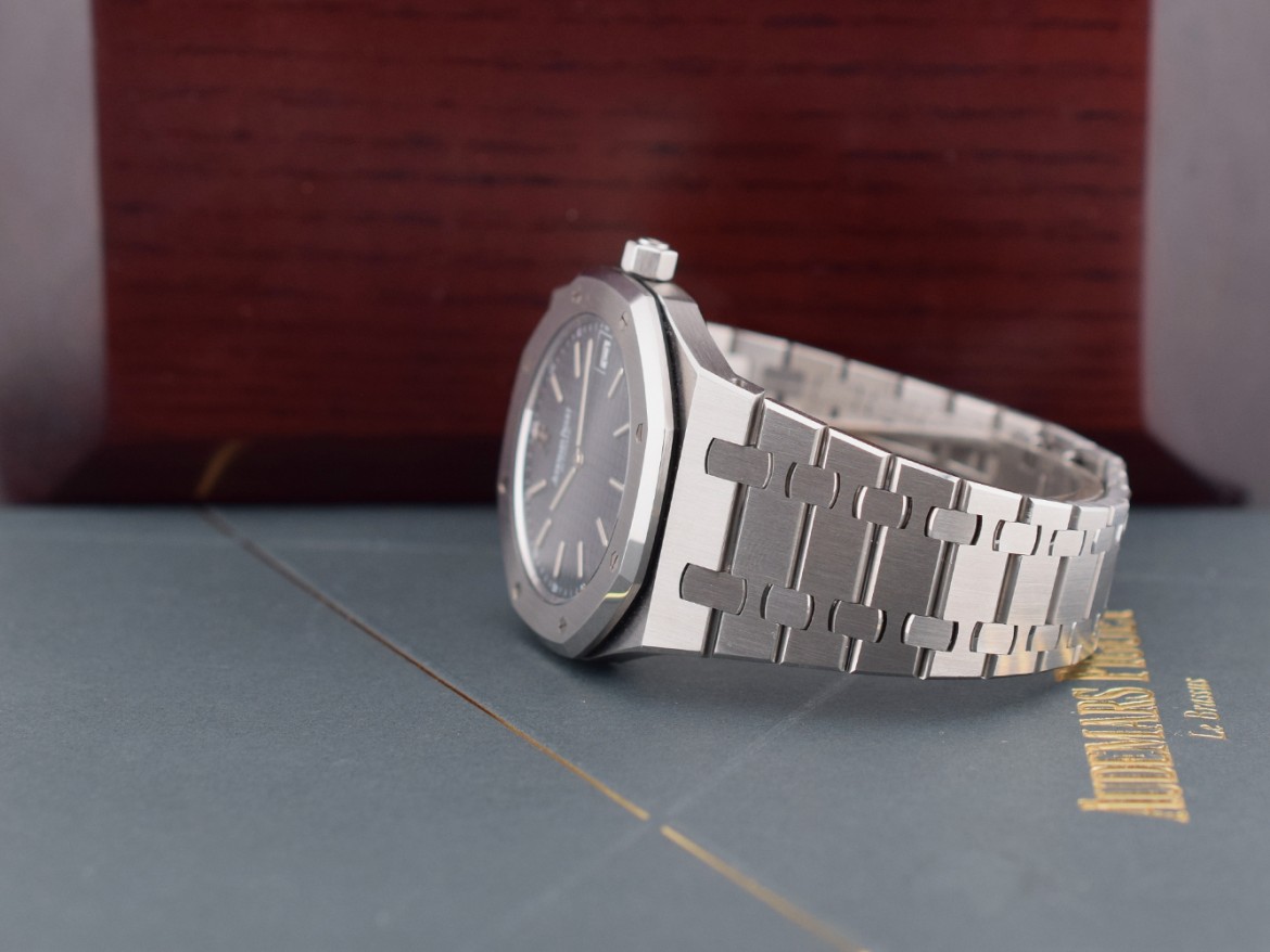 15202ST Blue Like new