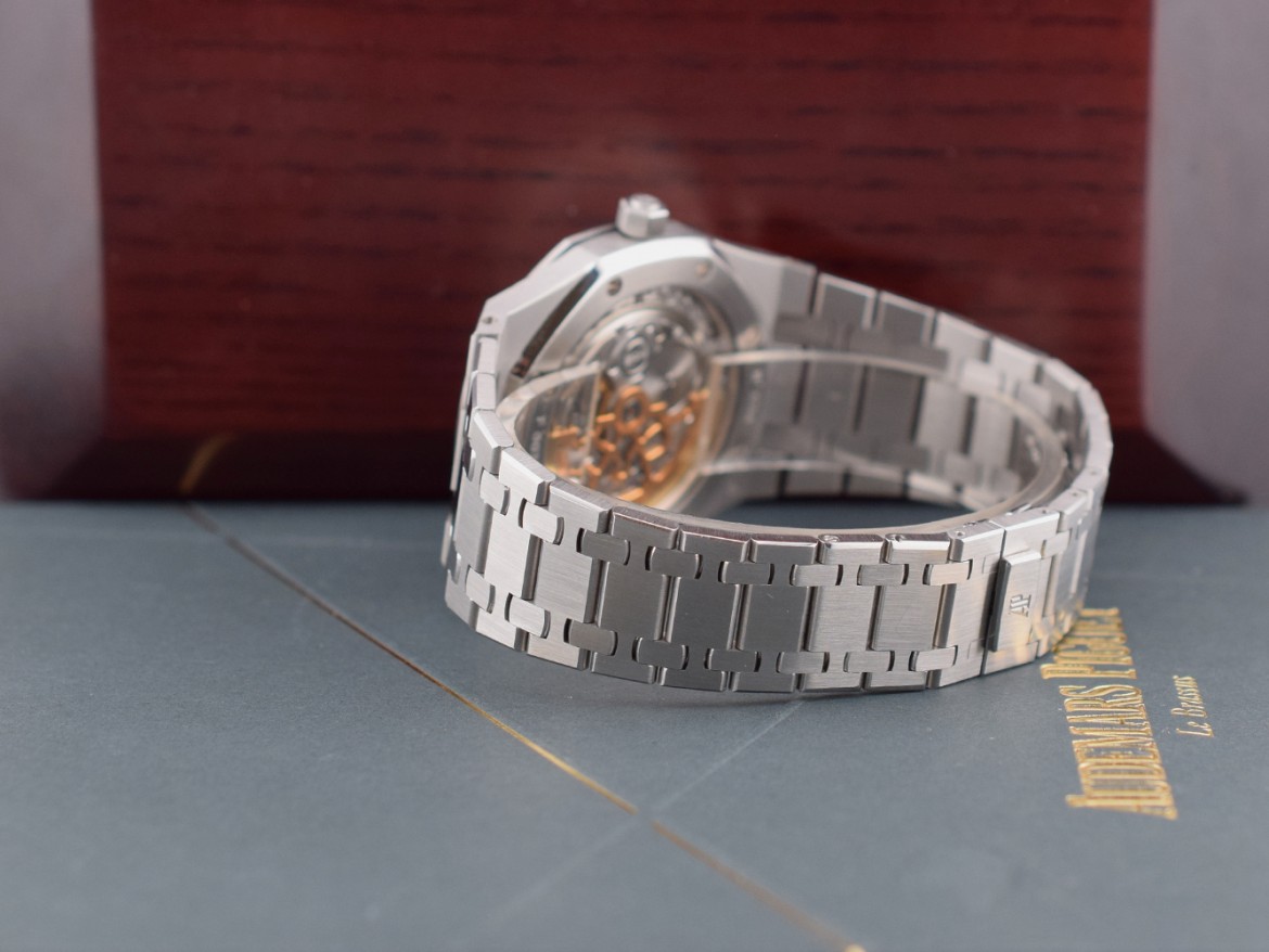 15202ST Blue Like new