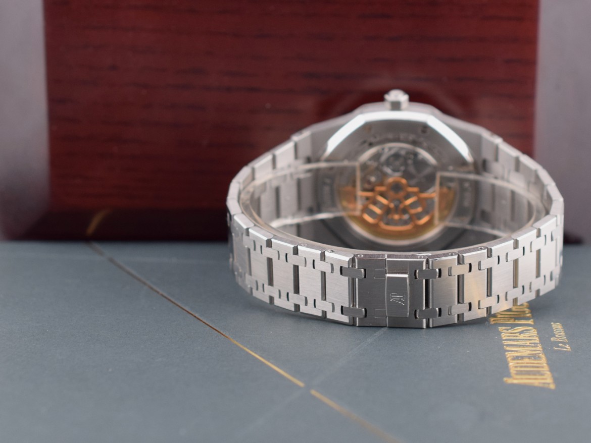 15202ST Blue Like new