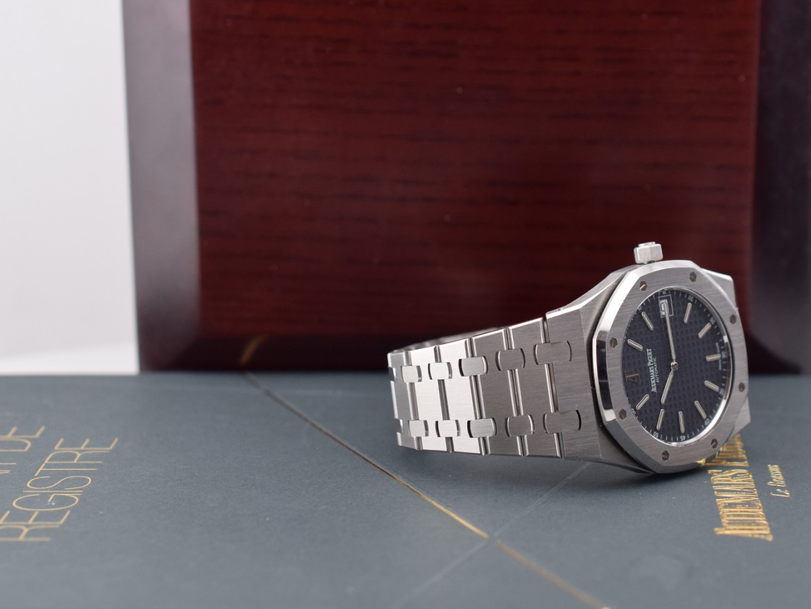 15202ST Blue Like new