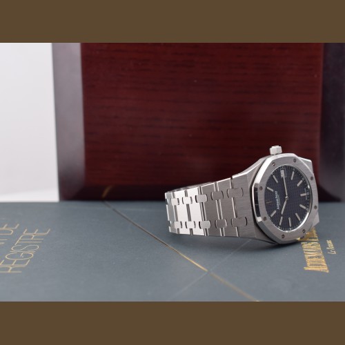 15202ST Blue Like new