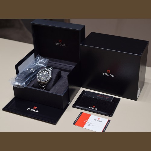 25610TNL LHD Titanium Black Dial 42mm Full Set