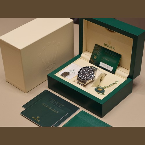 red 43mm Like new card 2021