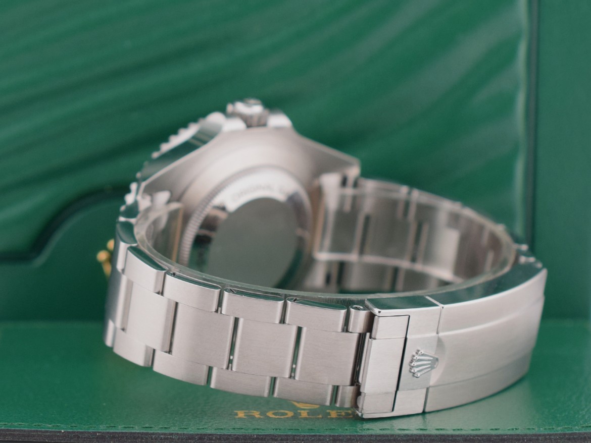 red 43mm Like new card 2021