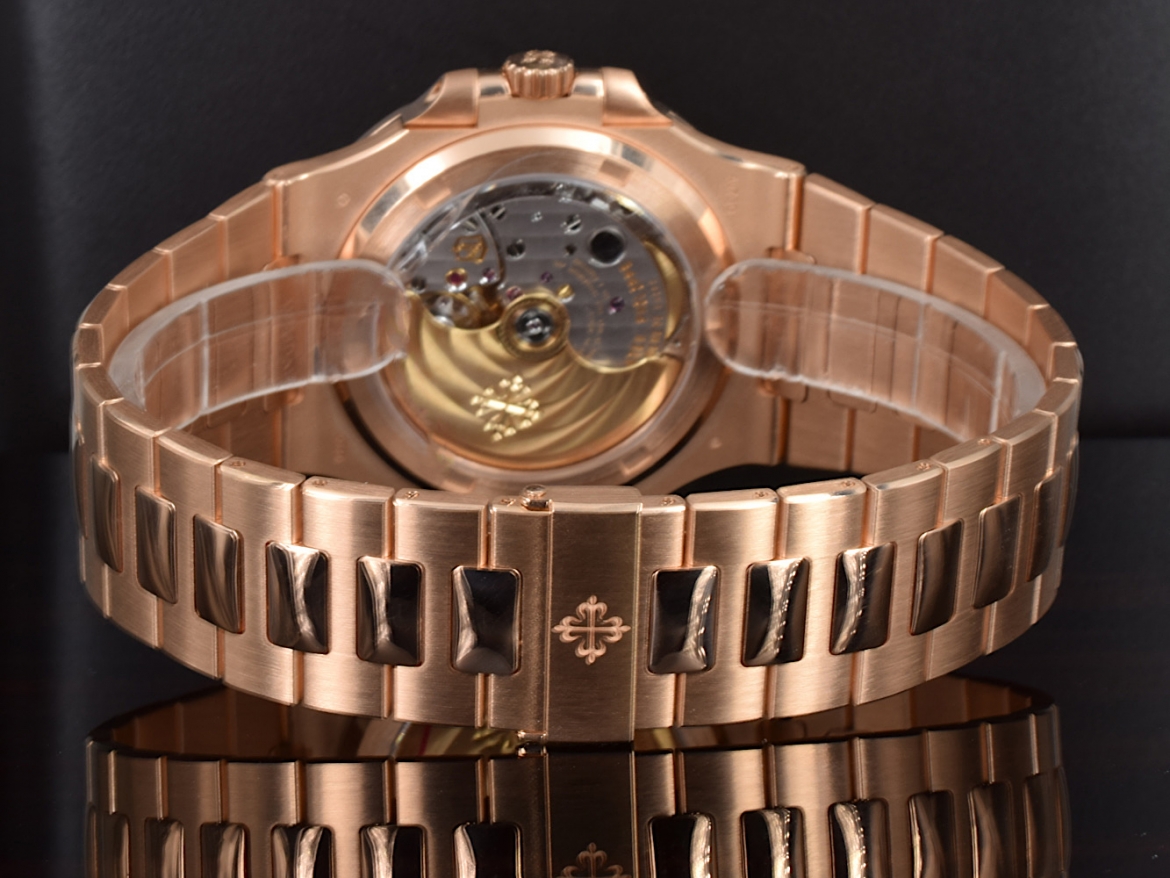 5711/1R-001 Cal. 26-330 Sc Rose gold