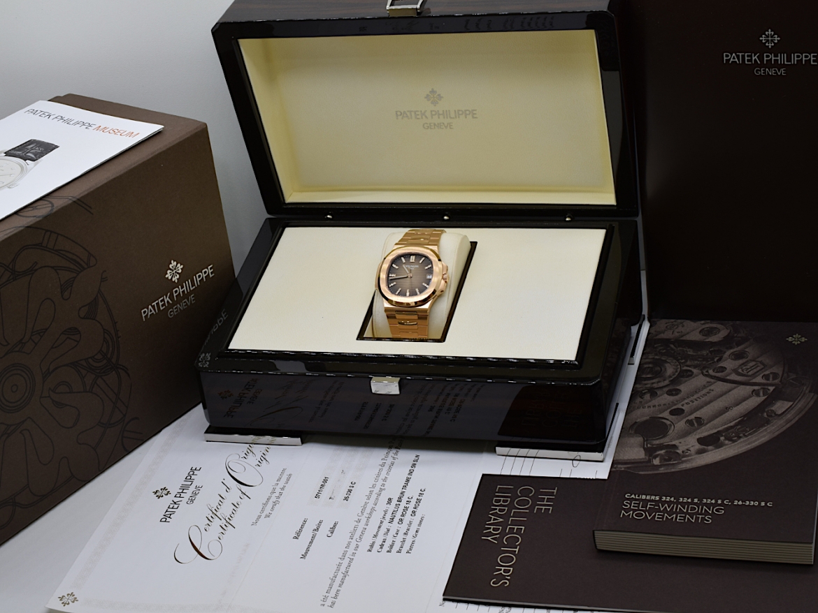 5711/1R-001 Cal. 26-330 Sc Rose gold