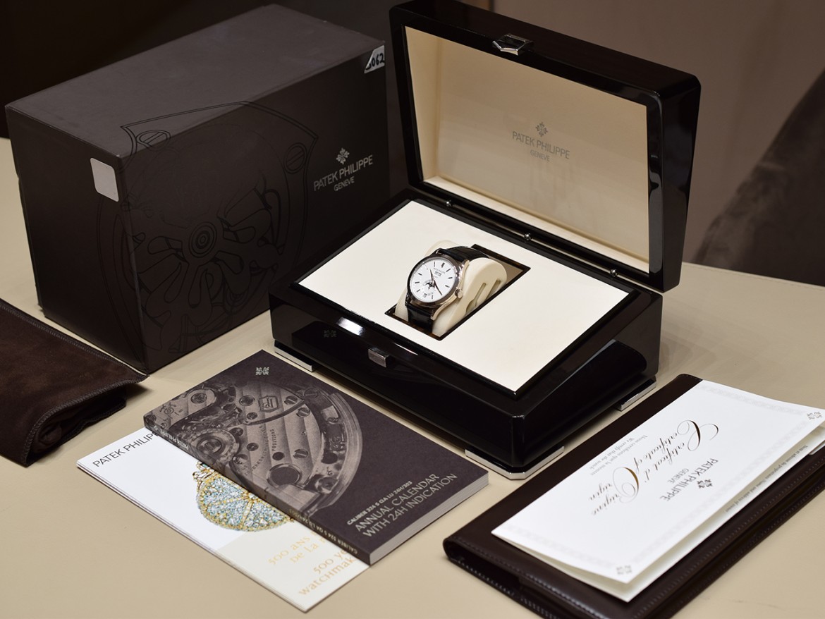 5396G-011 Annual Calendar Like new 2022 - Full Set