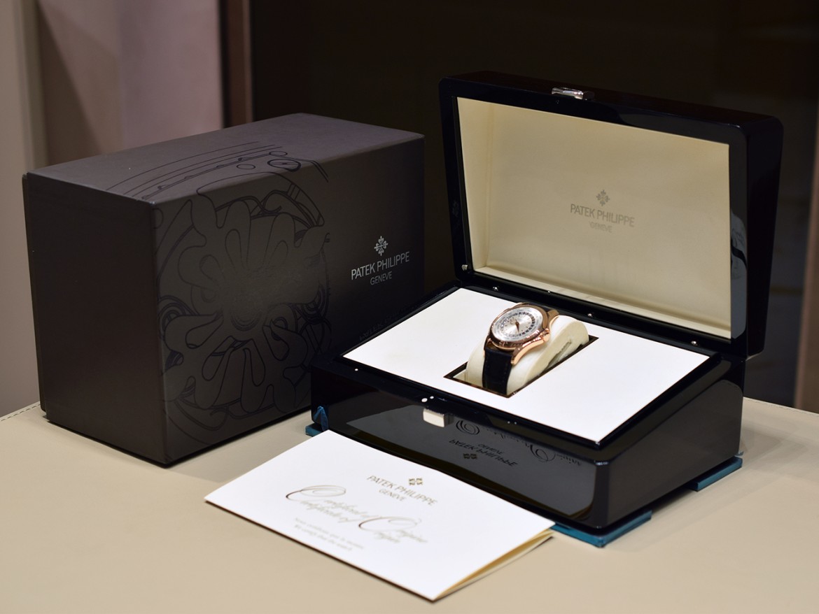 5130R-00 Rose Gold World Time Like New